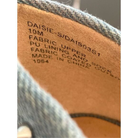 NWOB Steve Madden Daisie Denim Spike Studded Pump Heels 10 M - Picture 10 of 13